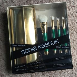 Sonia Kashuk Classic Chic 4 Brush with Clutch Set